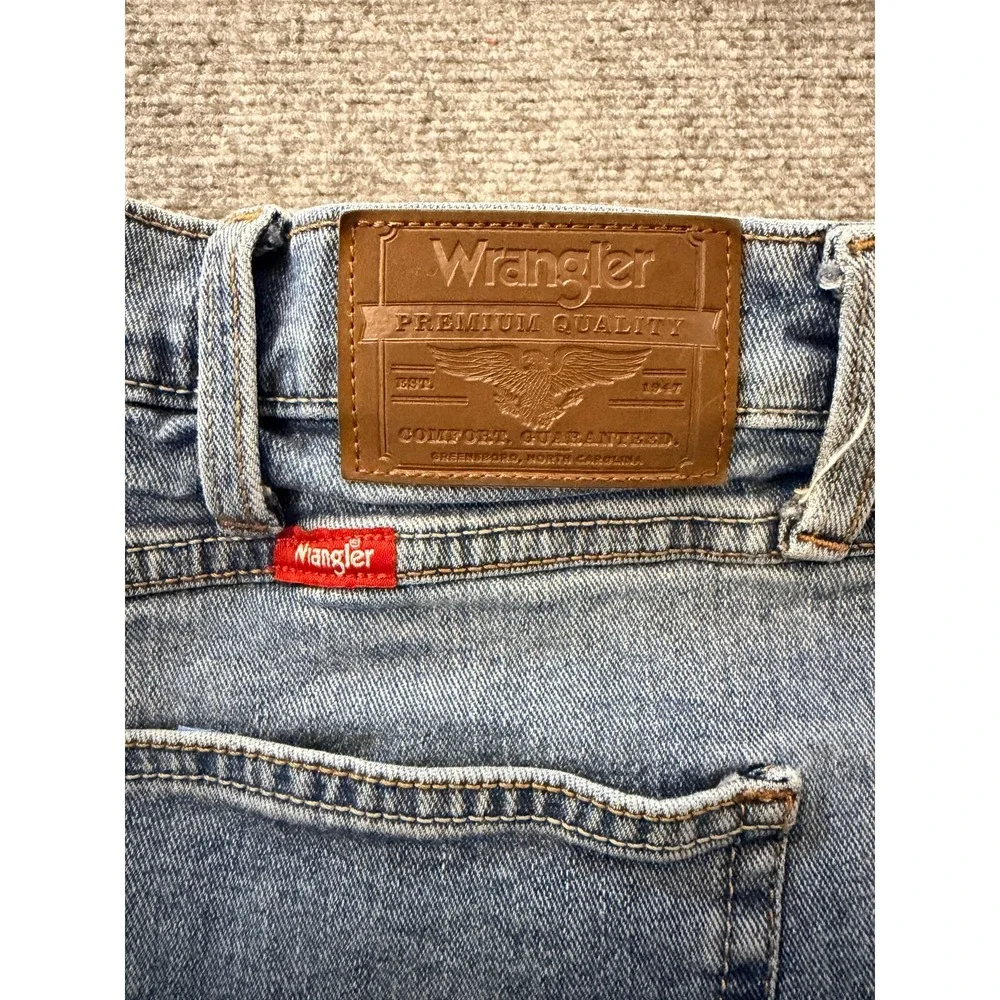 Wrangler Straight‎ Fit Mens Jeans 36x32 Light Wash Premium Denim Pants
